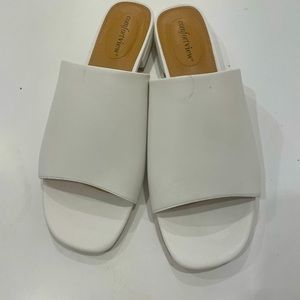 Sola Mules Wide Width White Sandals 10W 10.5W